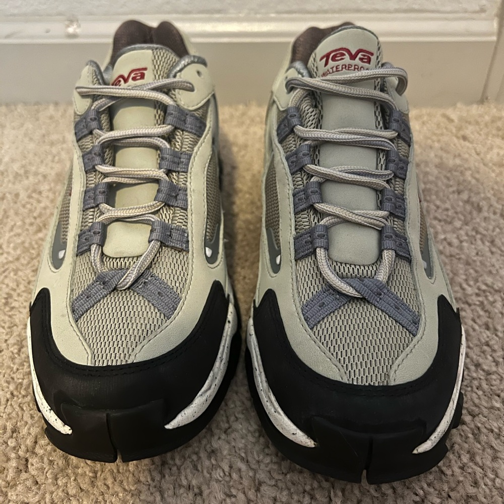 BRAND NEW Teva sneakers/hiking shoes